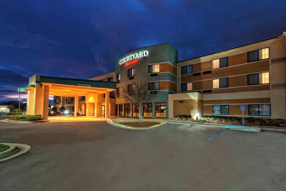 Courtyard by Marriott Alexandria 1