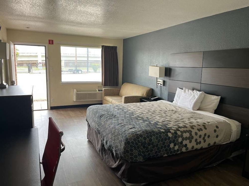 FairBridge Inn & Suites near Riverwalk - Alamo 1