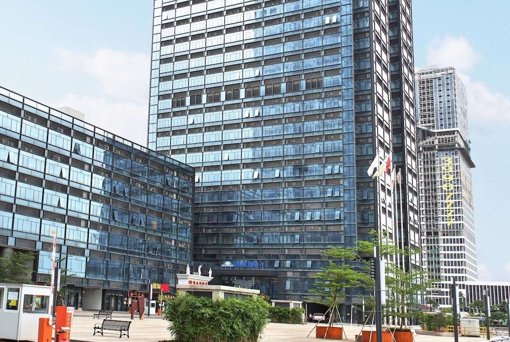 Days Suites Guangzhou South Railway Station 1