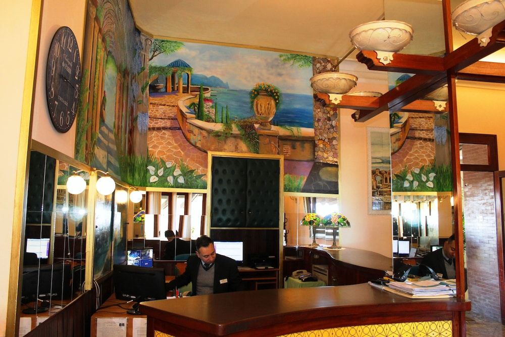 Hotel Mediterranée 2