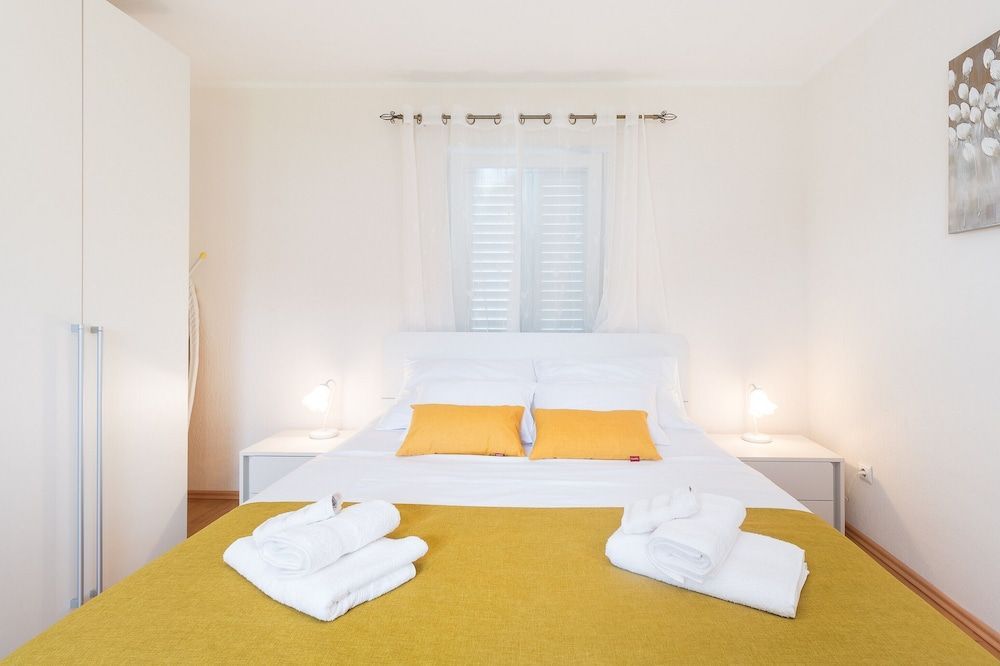 Apartments Lotea 2