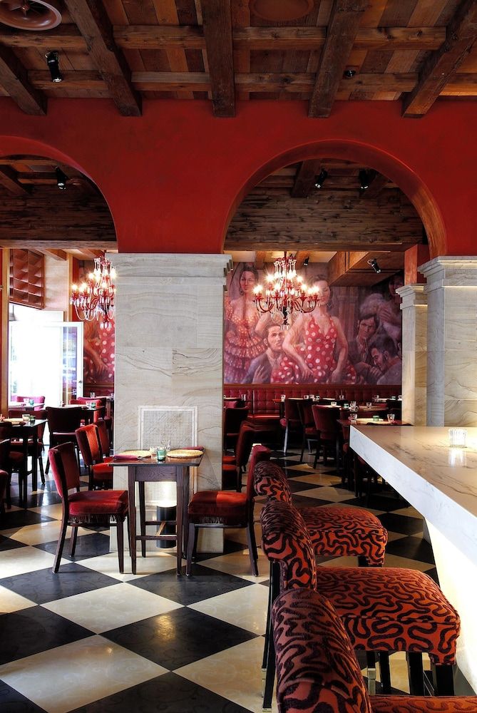 Renaissance Lucerne Hotel 2