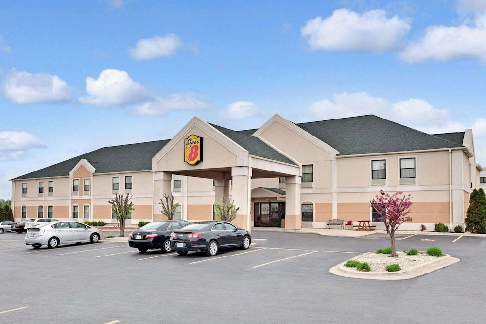 Super 8 by Wyndham Hampshire IL 1