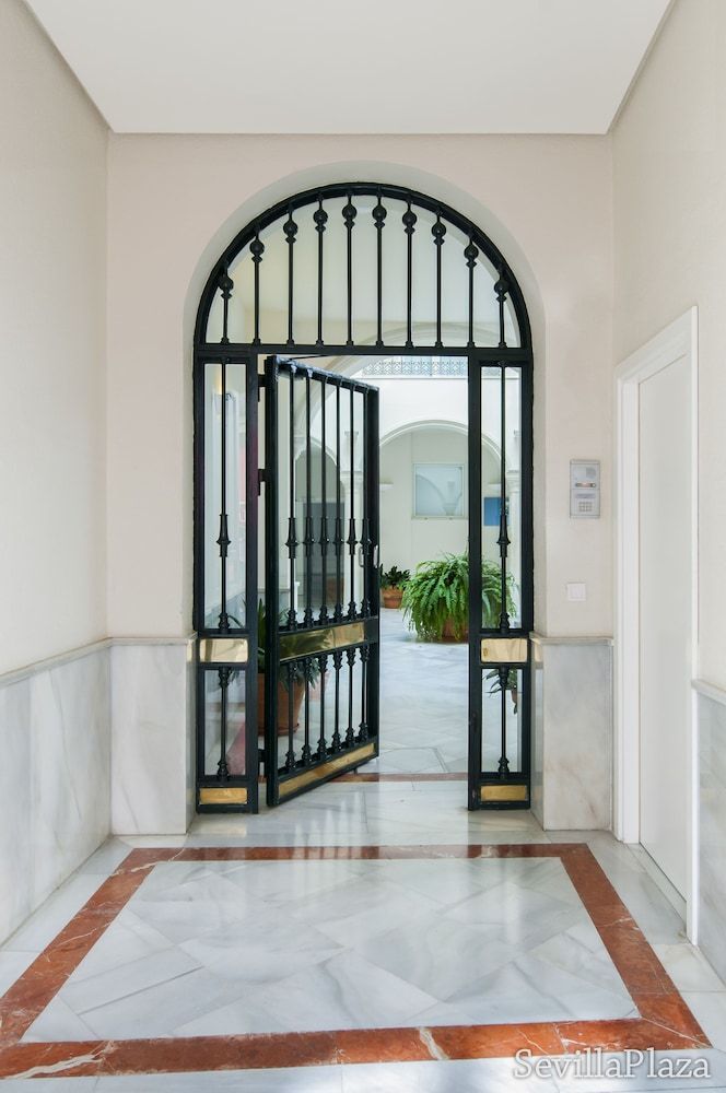 Suites Sevilla Plaza 1