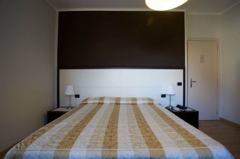 Hotel Lido di Angera 2