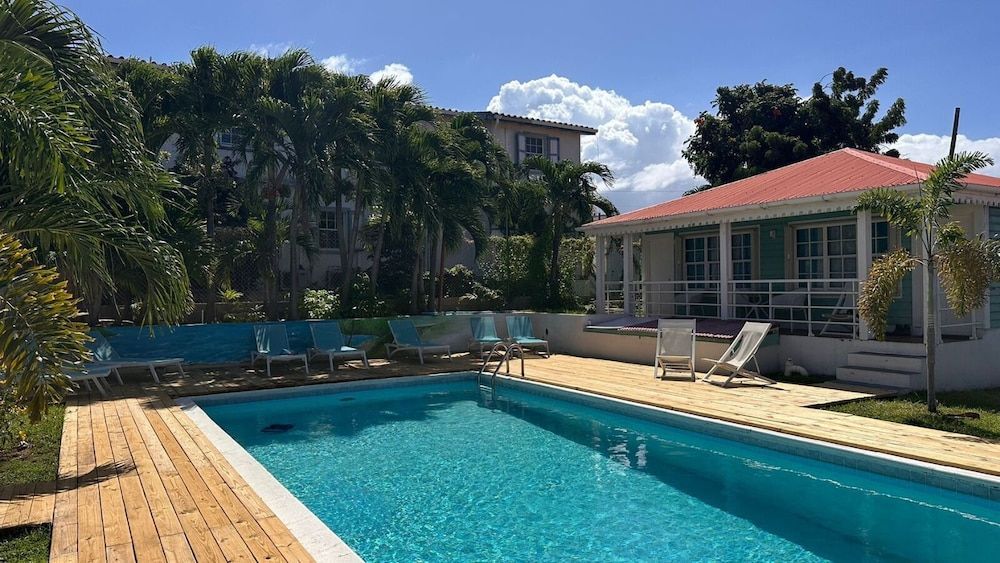 Talk of the Town Inn & Suites - St Eustatius 1