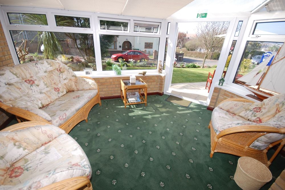 Westbury Lodge 2
