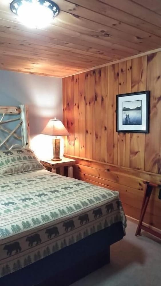 Adirondack Diamond Point Lodge 2