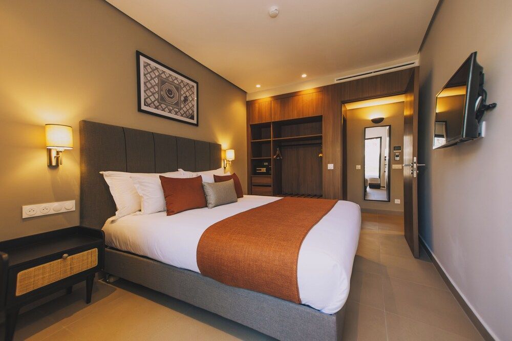 Dally Apart Hotel 1