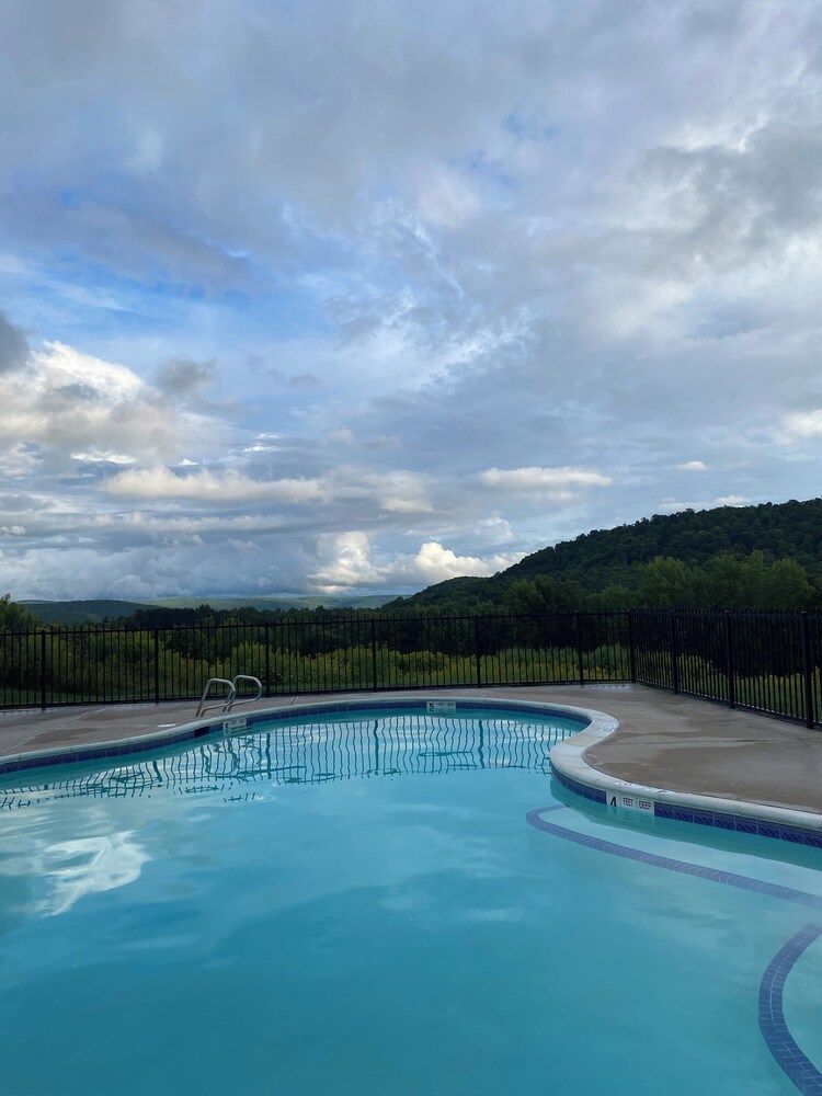 August Lodge Cooperstown 1