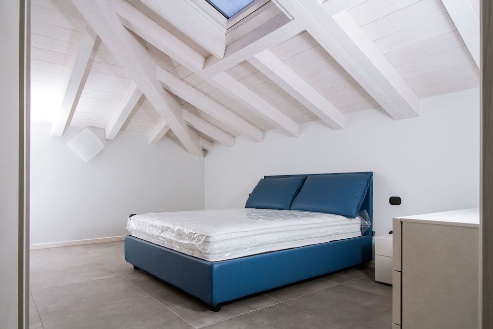 Lake Como Apartments 2