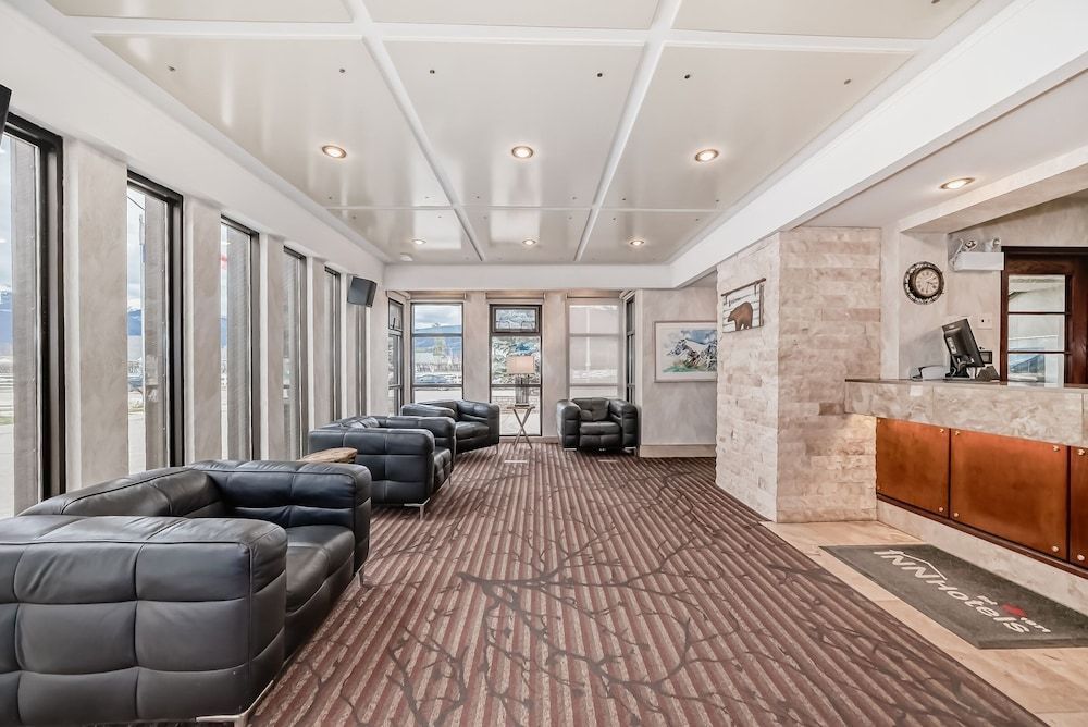 Jasper Inn & Suites by INNhotels 2