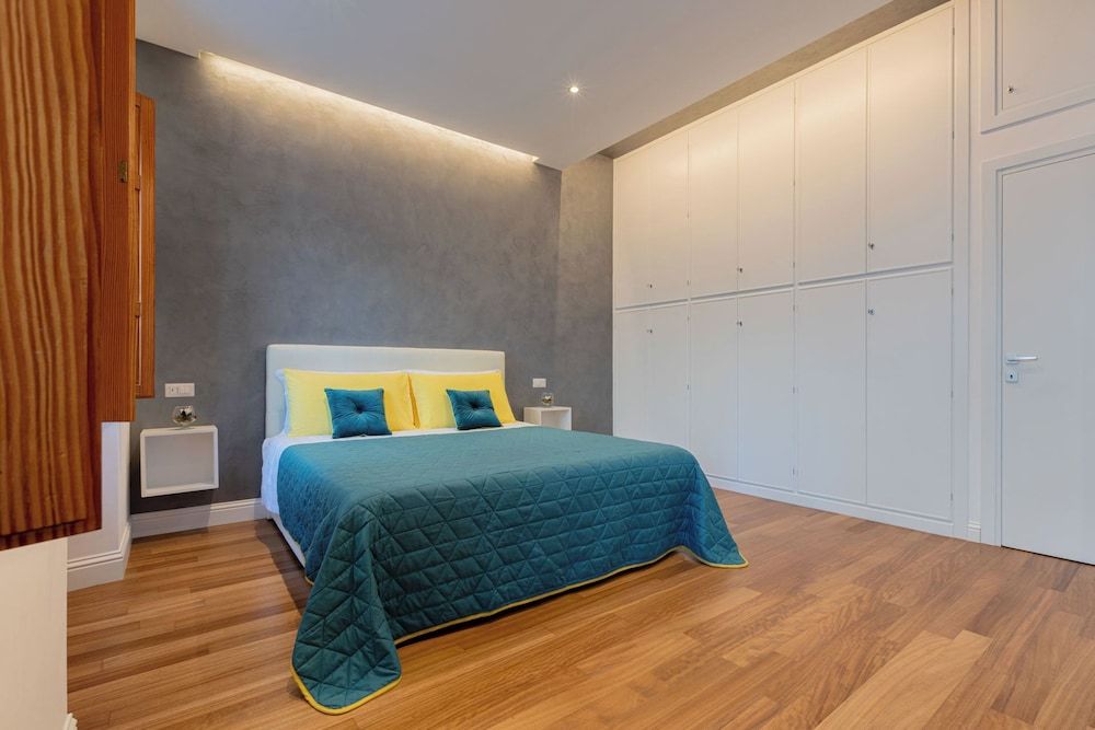 Marcus Suite 1