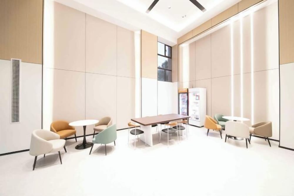 Charlotte Boutique Hotel (Shanghai Zhoupu Wanda) 2
