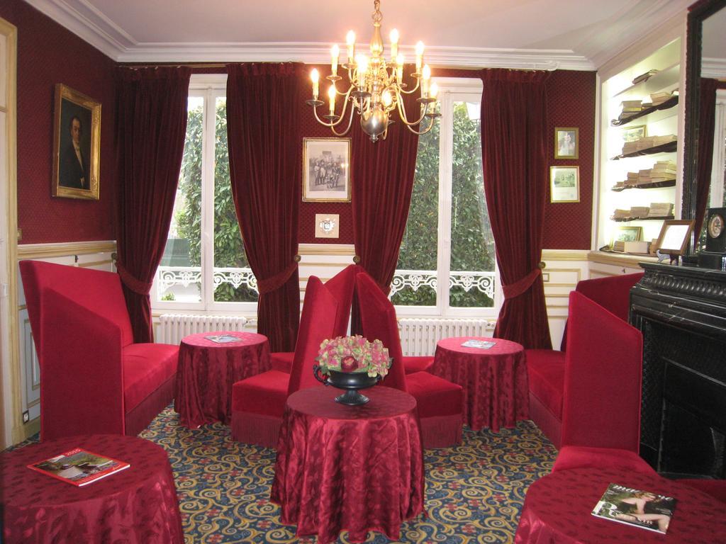 Logis Hôtel Les Maréchaux 1