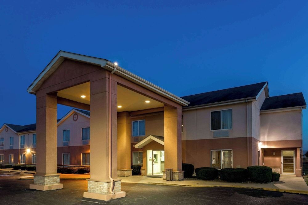 Super 8 by Wyndham Frankfort IN 1