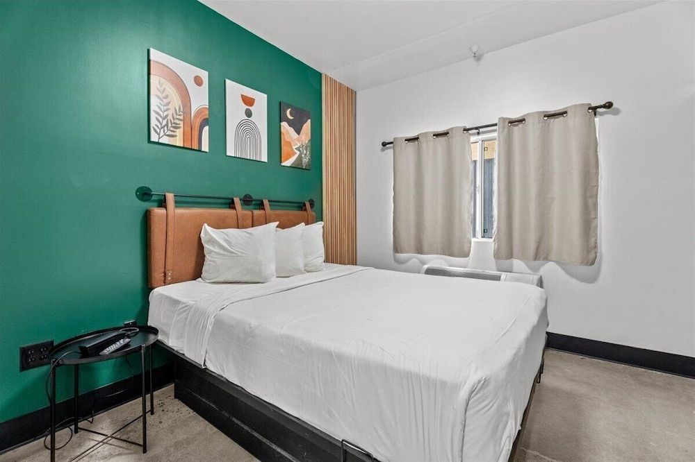 Hollywood Le Bon Hotel 2