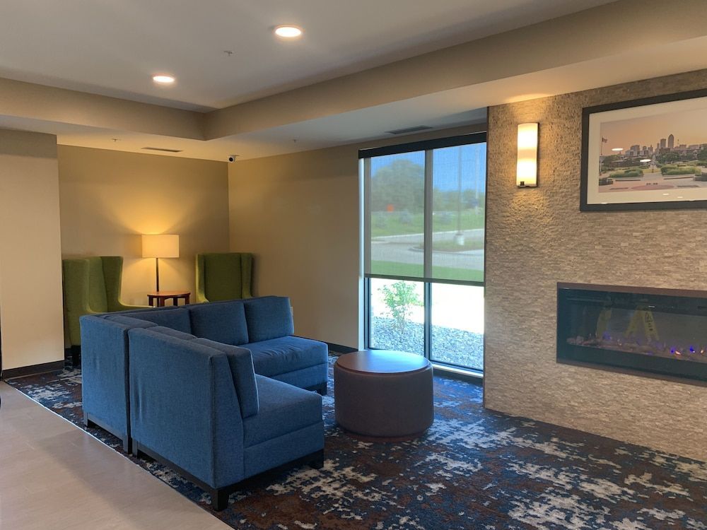 Comfort Inn & Suites West Des Moines 2