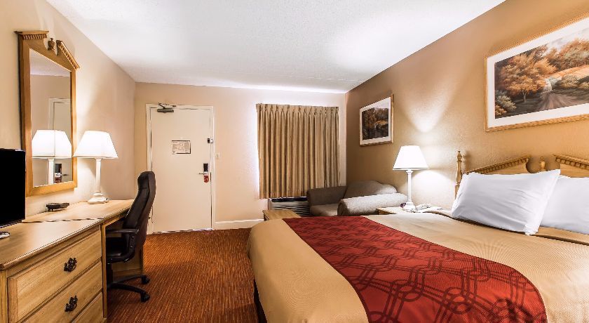 Econo Lodge Madison, AL 1