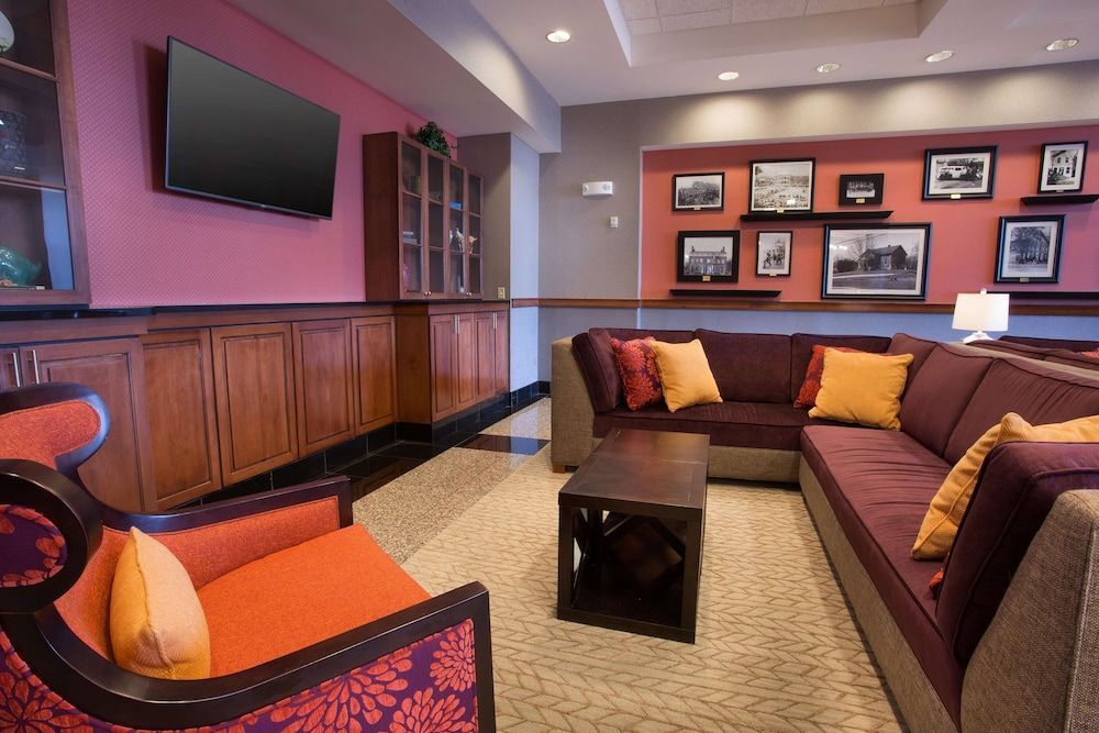 Drury Inn & Suites Cincinnati Sharonville 2