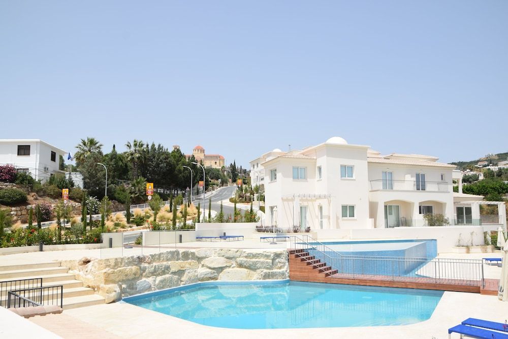 Tala Luxury apartments with pool by Raise 1