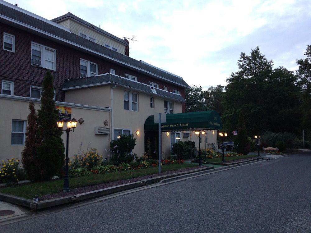 Jones Beach Hotel 1