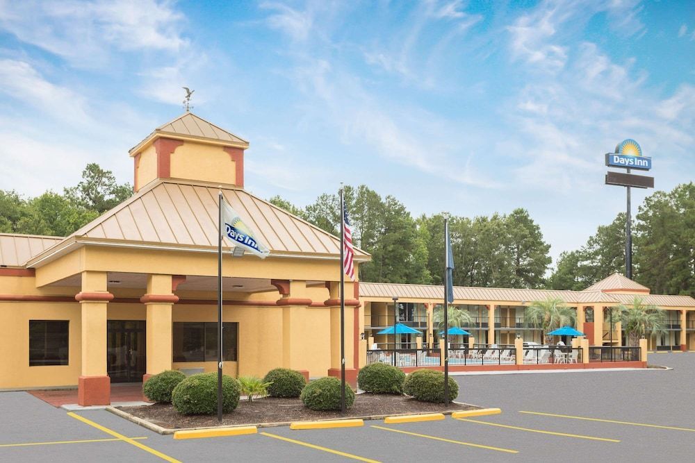 Days Inn by Wyndham Orangeburg South 1