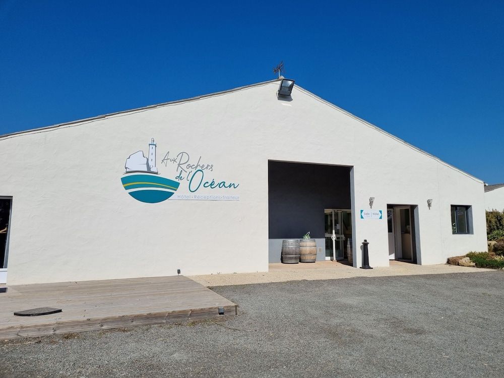 Hotel Aux Rochers de l'Ocean 1