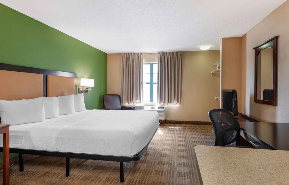 Relax Suites Extended Stay - La Mirada 1