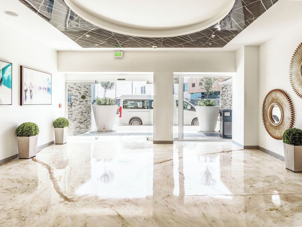 Hotel Mesaluna Short & Long Stay 2