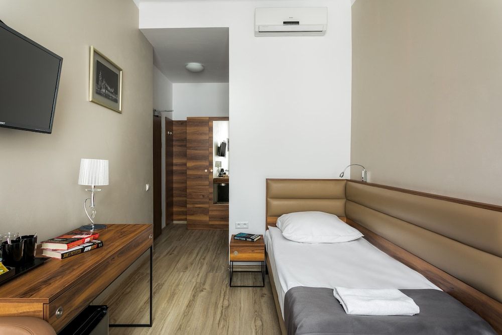 G12 Aparthotel 1