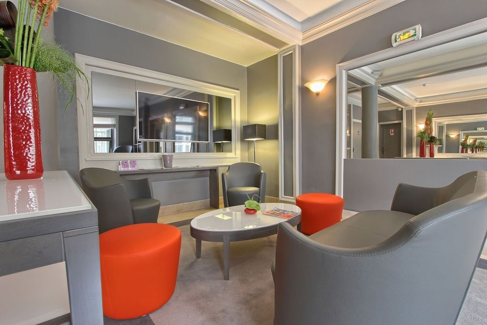 Timhotel Opéra Blanche Fontaine 2