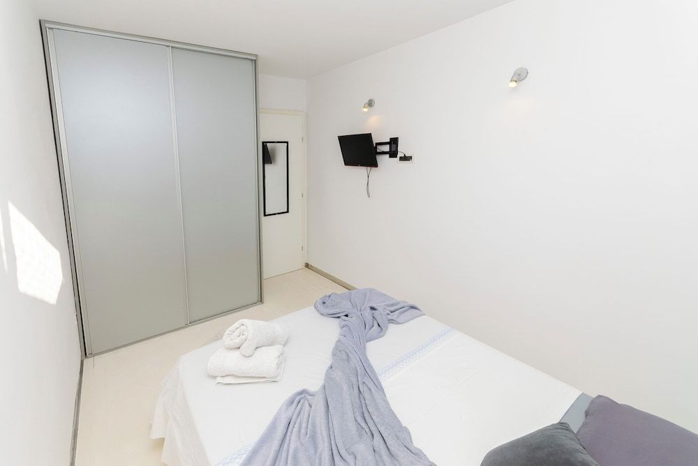 Apartment Black star 1