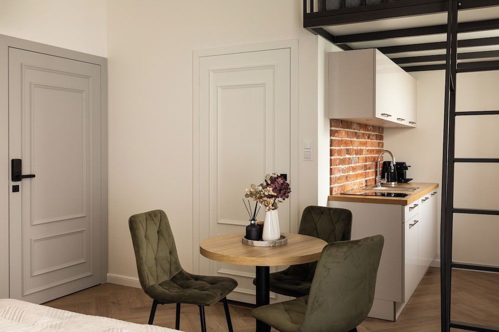 OLD TOWN Charm & Chic by Downtown Apartments 1