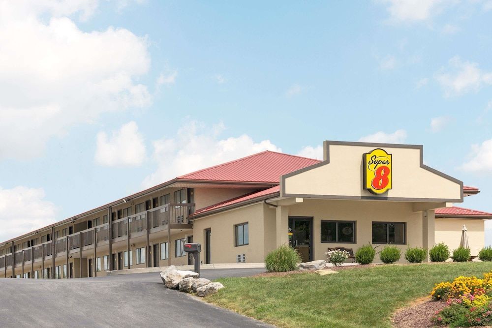 Super 8 by Wyndham Greencastle 1