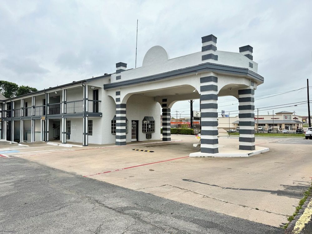 Sherman Inn 1