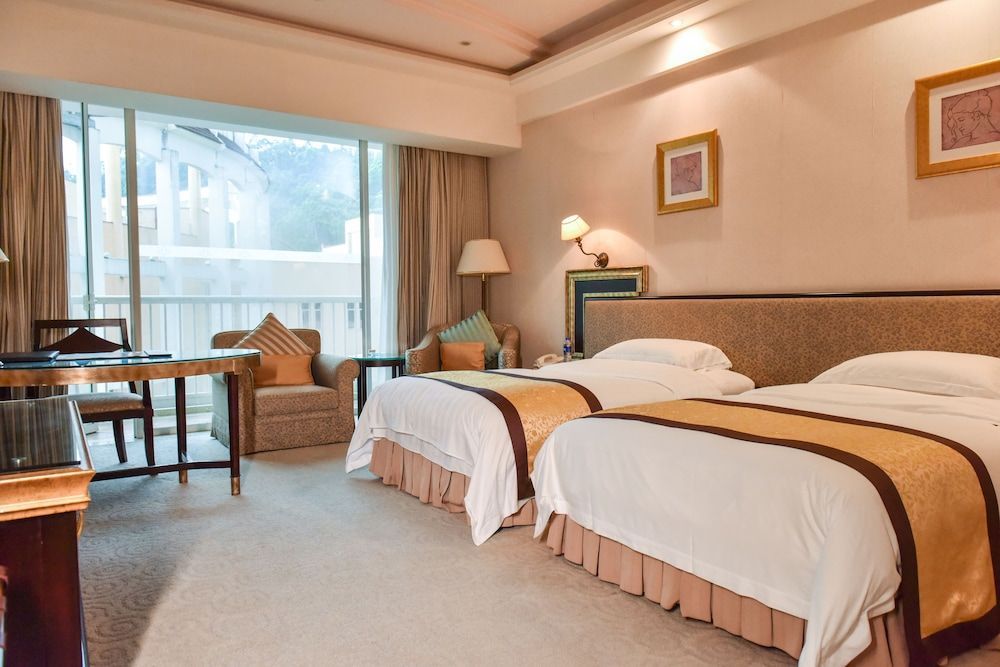 Dongguan MCB Lake Hotel 1
