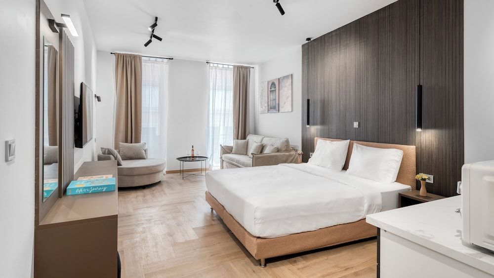 Athenian Heart Suites 1