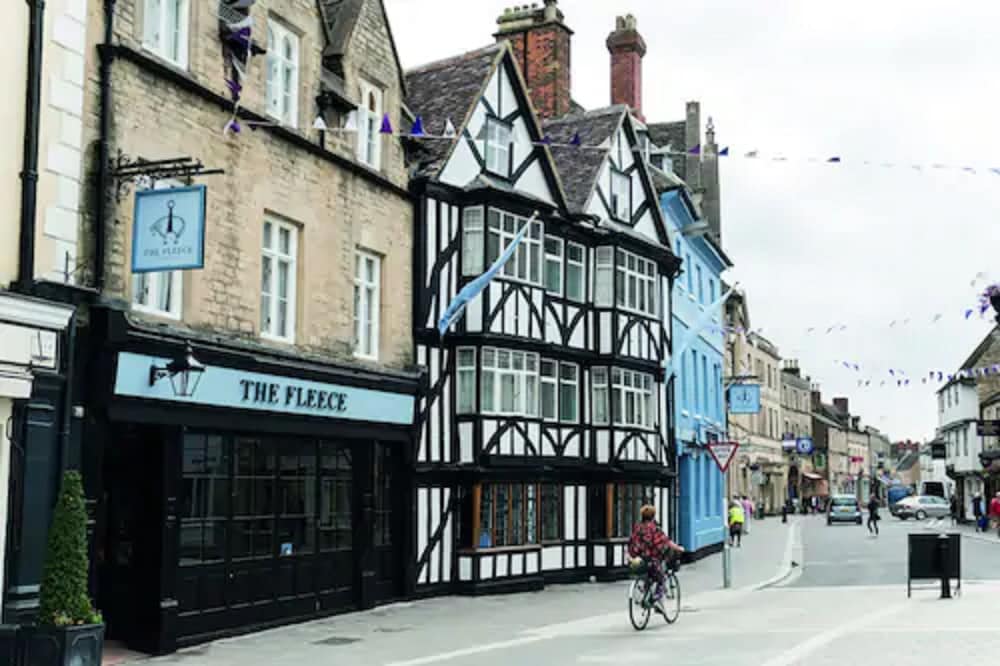 The Fleece at Cirencester 1