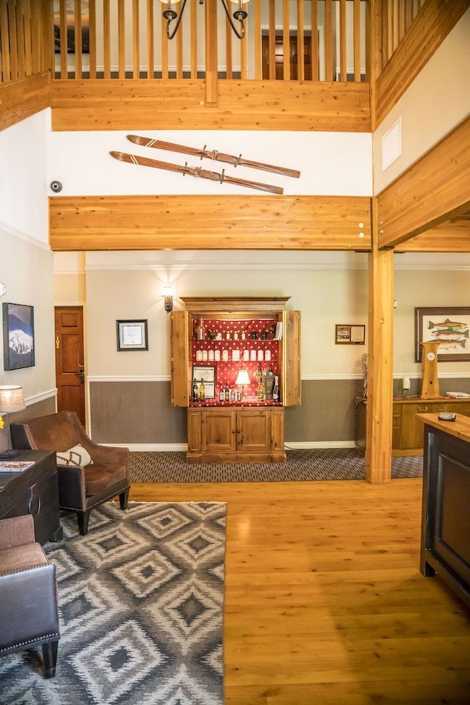 Pine Ridge Inn 2