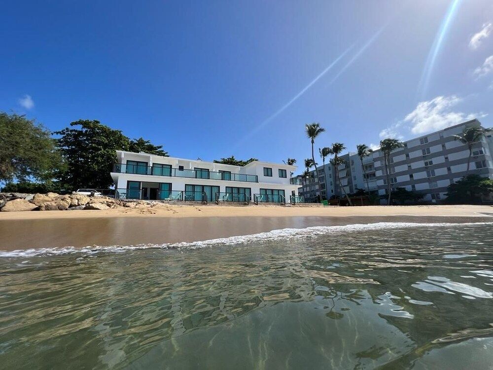Corcega Beachfront Suites 1