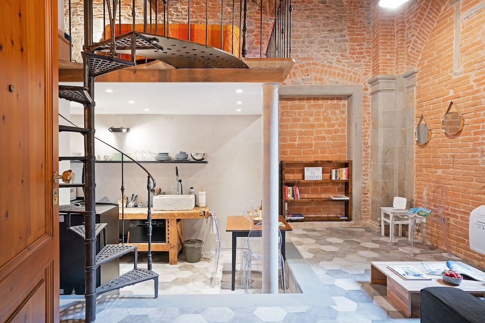 GuestHost - Florence Oltrarno Duplex Apartment 1