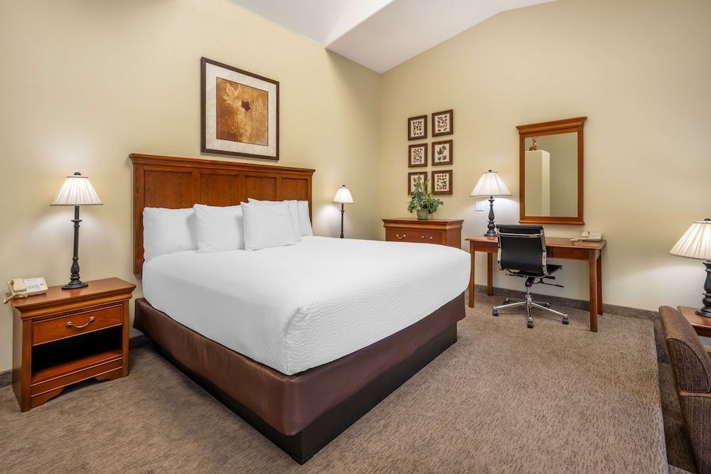 Best Western Lodge at River's Edge 1