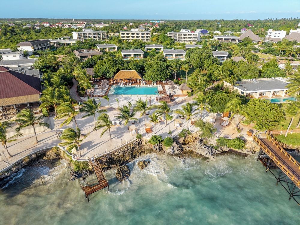 Kwanza Resort By SUNRISE 1