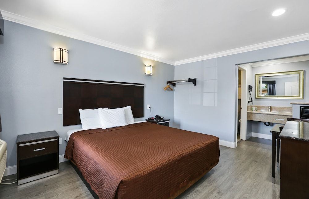 3rd Avenue Inn 1