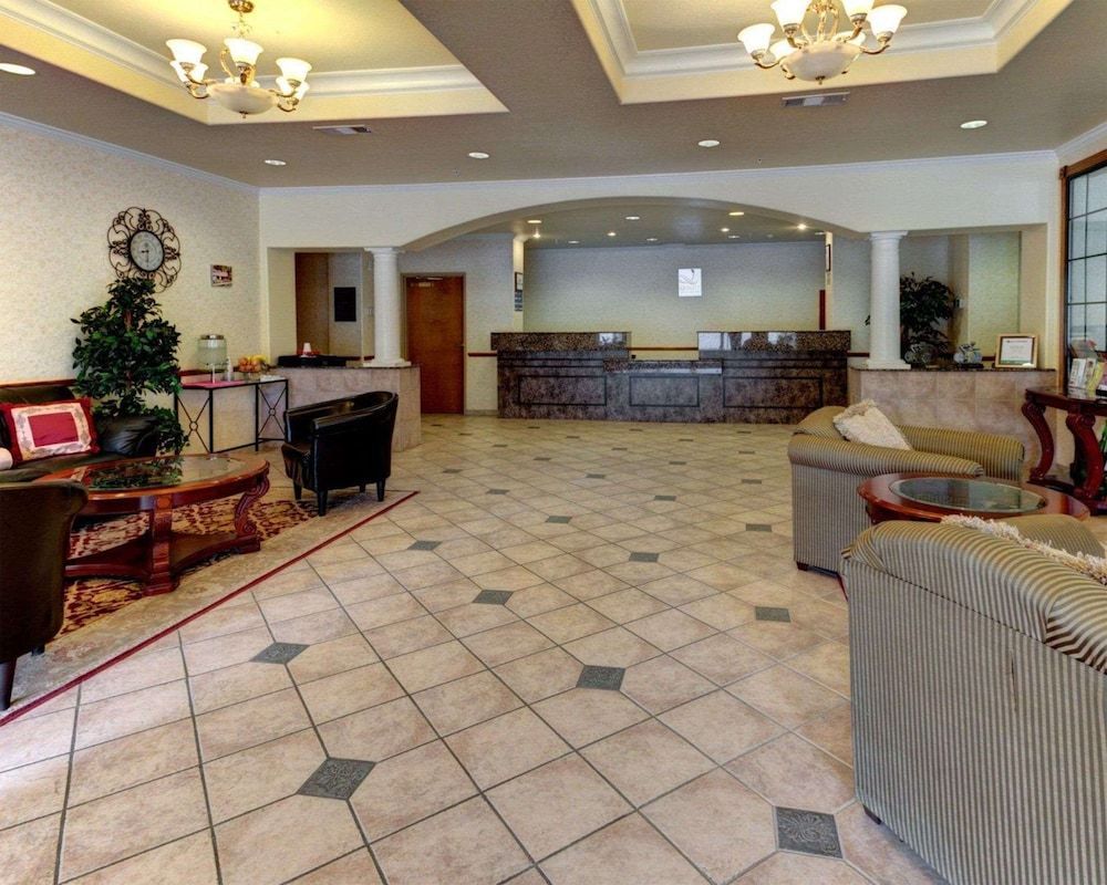 Quality Inn & Suites Glen Rose 2