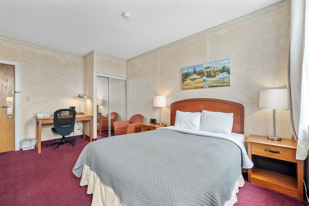 Royal Inn and Suites at Guelph 1
