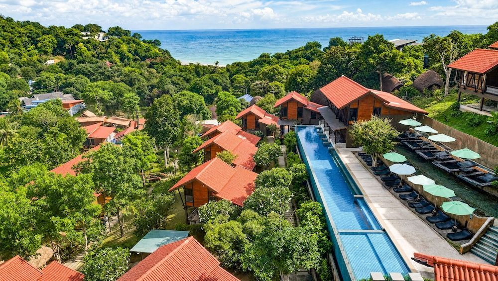 Alama Sea Village Resort and Pool Villa 1