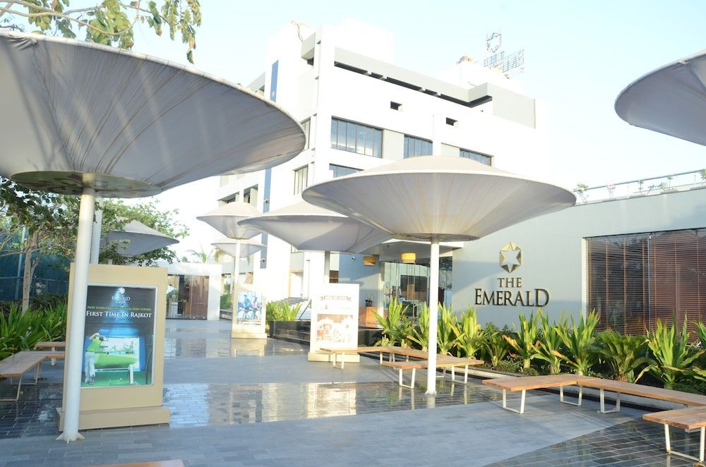 The Emerald Club 1
