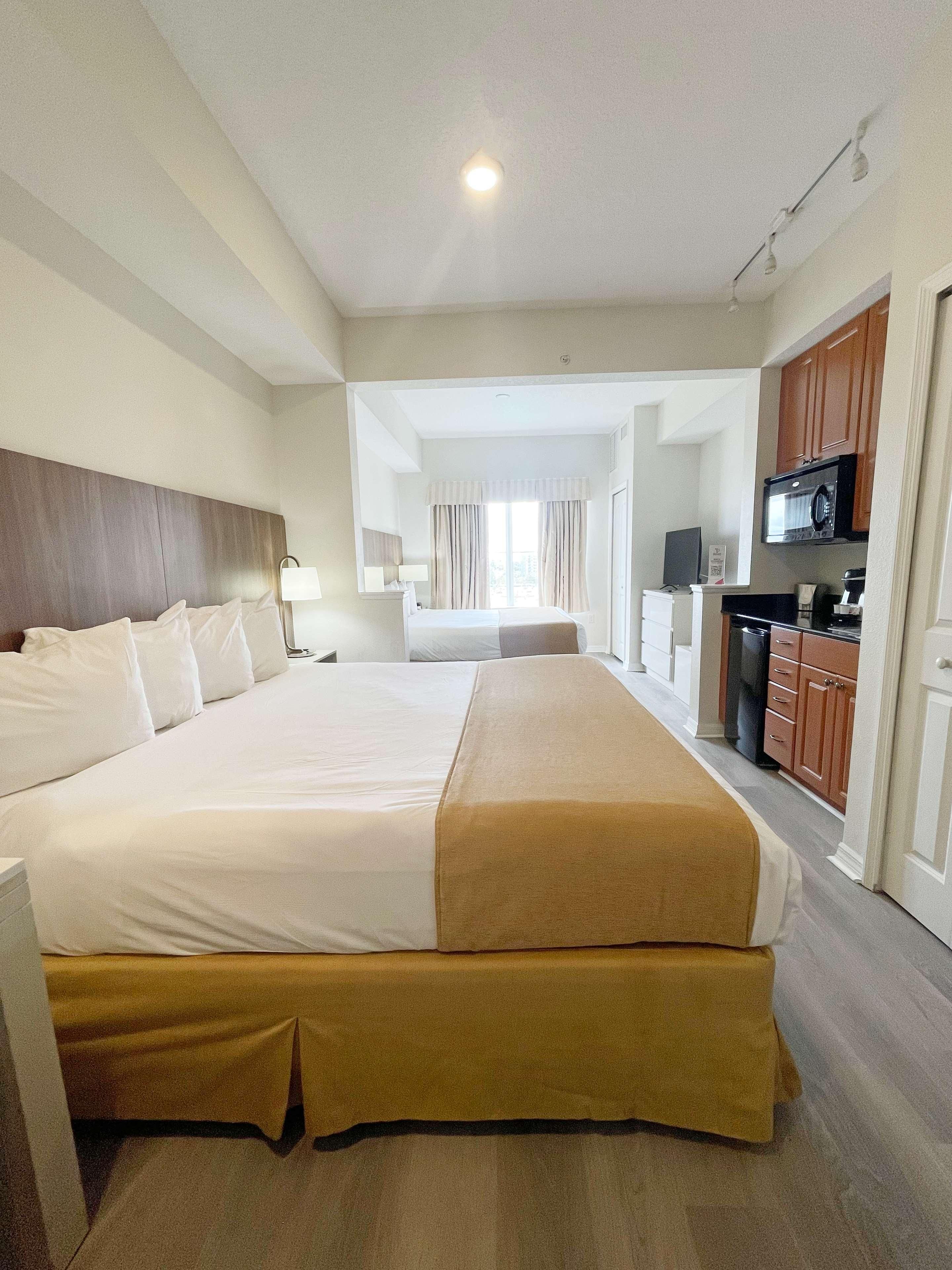 The Point, Lux Apartment 4 min from Universal 1